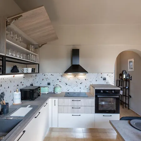 Agapanthus Retreat Kouvalata