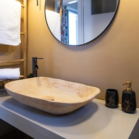 Agapanthus Retreat * Kouvalata